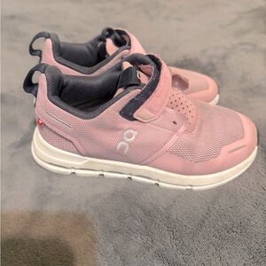 On cloud pink sneakers girl size 13